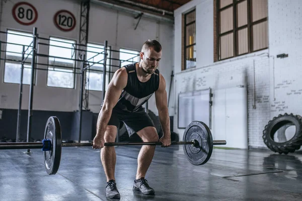 Kaukasischer Sportler Macht Krafttraining Fitnessstudio — Stockfoto