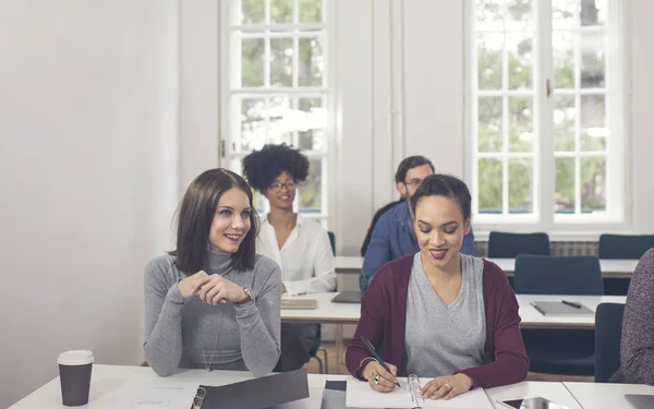 Grupp Ungdomar Office — Stockfoto