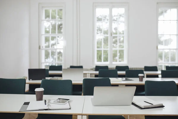 Büro Nach Feierabend Leer — Stockfoto