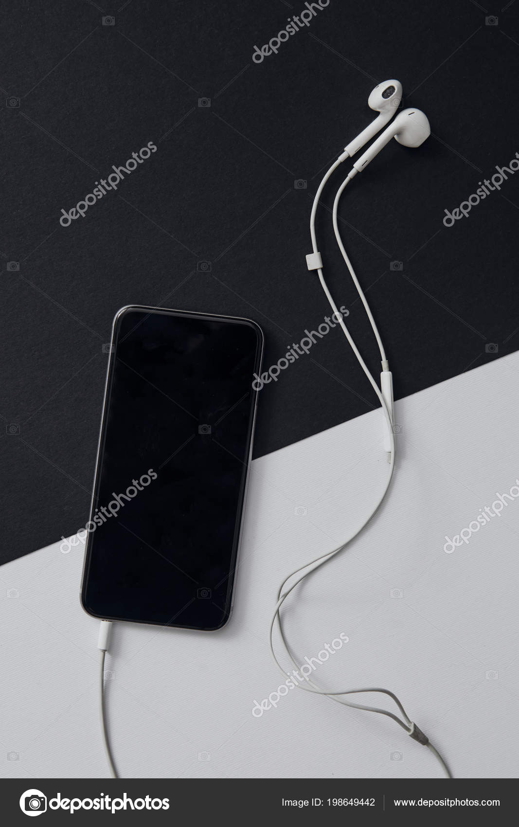 Phone online with earphones