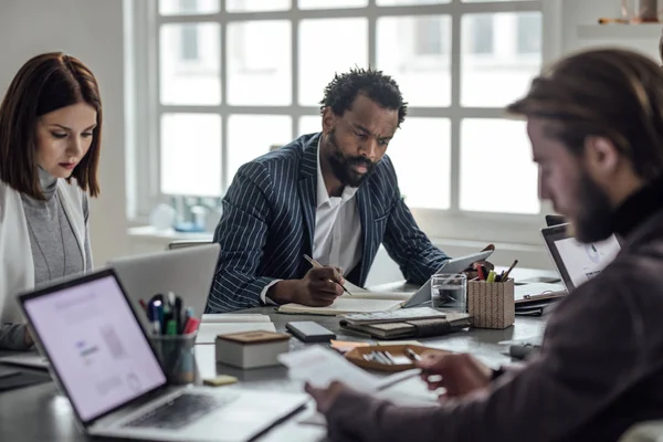 Group Serious Businesspeople Having Discussing Meeting Room — Stock Photo, Image