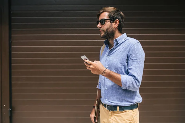 Portrait Handsome Caucasian Businessman Holding Smartphone — Stock Photo, Image