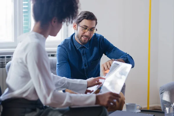 Uomo Affari Donna Affari Che Lavorano Insieme — Foto Stock