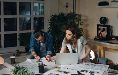 Birlikte çalışan iki mimarlar