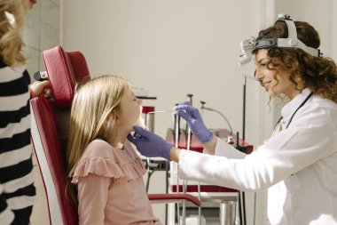 Oto-rino-laryngology muayene