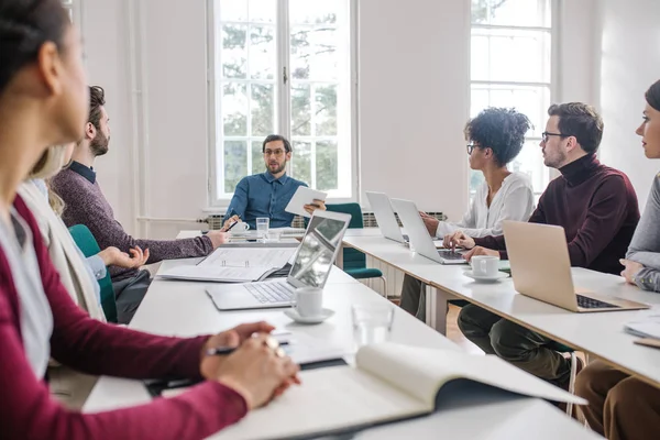 Empresários a ter uma reunião — Fotografia de Stock