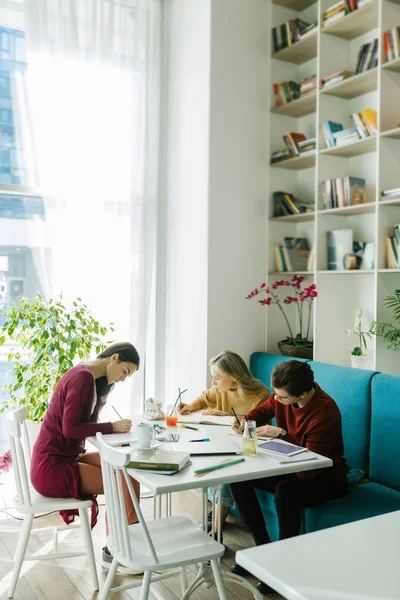 University Students Studying Together — Stock Photo, Image