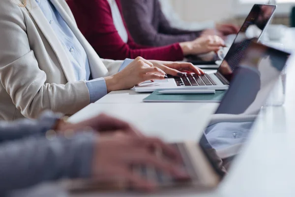 Gente de negocios trabajando — Foto de Stock