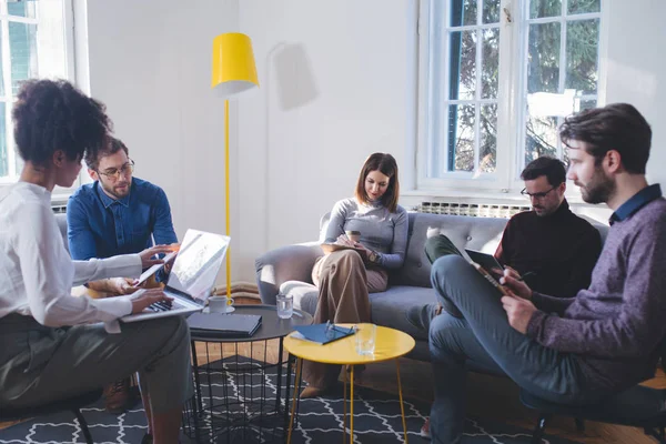 Imprenditori che lavorano — Foto Stock