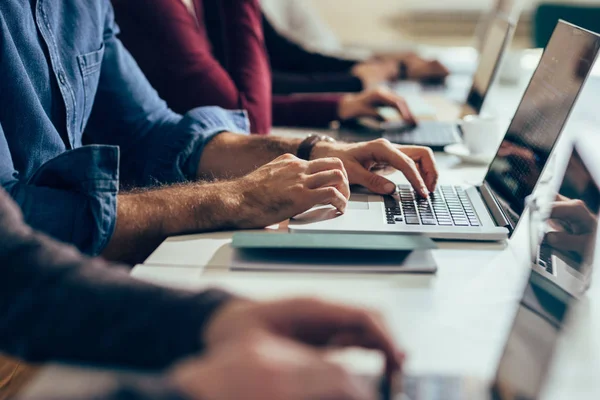 Gente de negocios trabajando —  Fotos de Stock