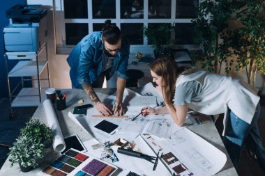 Birlikte çalışan iki mimarlar