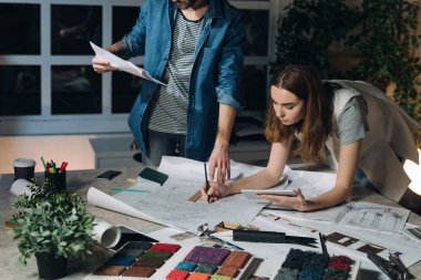 Birlikte çalışan iki mimarlar