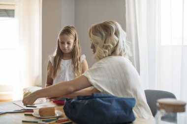 Okul için kız İlköğretim Okulu öğrenci ambalaj