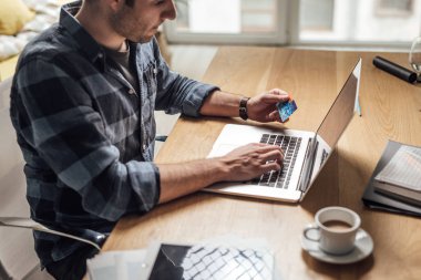 alışveriş online iş adamı