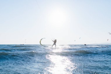 Denizde Man Kitesurfing