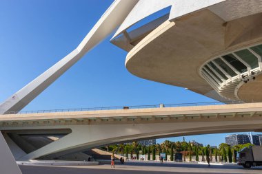 Sanat Sarayı veya Valencia 'daki Palau de les Arts Sanat Merkezi Sanat ve Bilim Şehri' nin mimari kompleksinde.