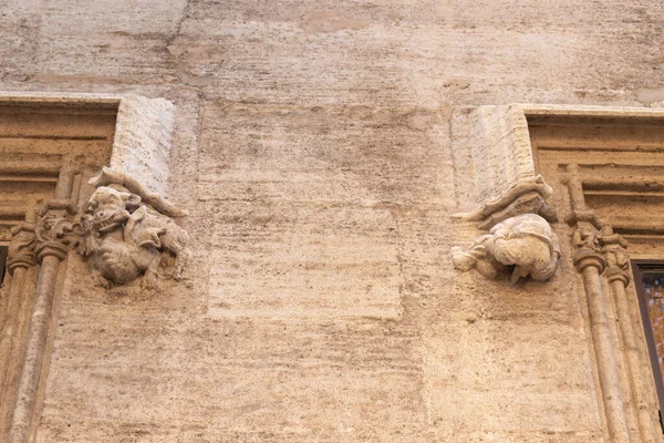 Baixo Relevo Gárgula Gótica Antigo Edifício Histórico Valência Espanha — Fotografia de Stock