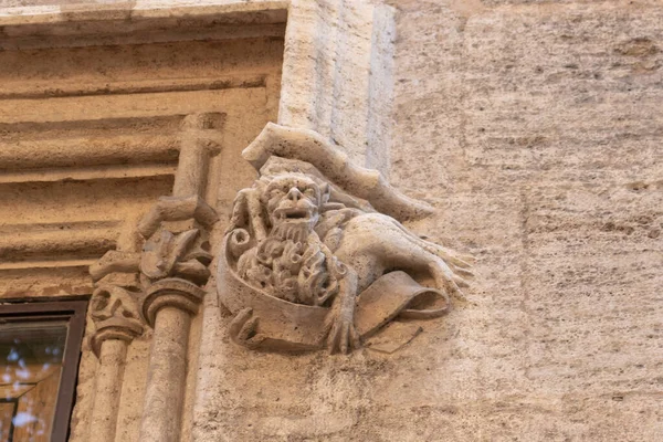 Baixo Relevo Gárgula Gótica Antigo Edifício Histórico Valência Espanha — Fotografia de Stock