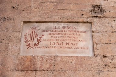 Torres de Quart veya Puerta de Quart Valencia 'nın ortaçağ duvarının iki güçlendirilmiş kapısı.