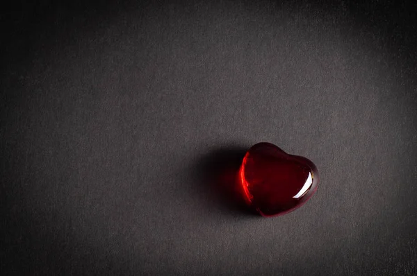 Red Glass Transparent Heart Dark Background Close — Stock Photo, Image
