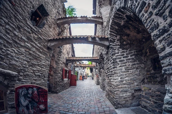 Estland Tallinn Mei 2016 Oude Stad Straat Vervorming Perspectief Visooglens — Stockfoto