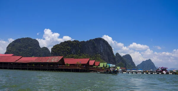 Ko Panyi, Thaiföld, március 2013, falu a tengerparton, Phang Nga-öböl — Stock Fotó