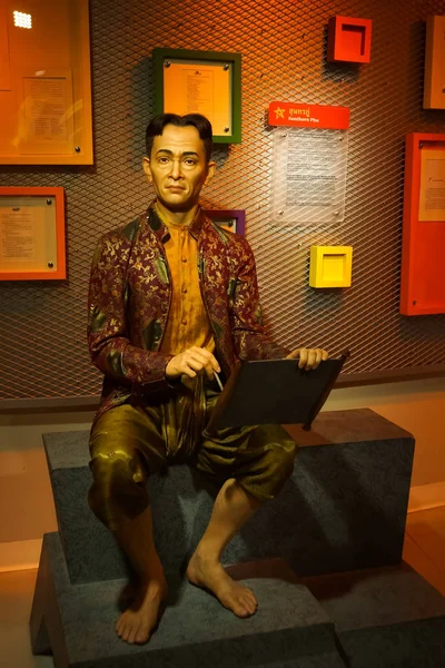 Siam Discovery Madame Tussauds balmumu müzesinde sergilenen Sunthorn Phu bir balmumu — Stok fotoğraf