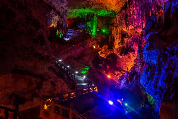 Yellow Dragon Cave, wonder van de grotten van de wereld, Zhangjiajie, China — Stockfoto