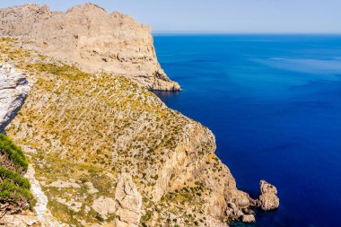 Formentor yarımadasına nezaret eden Mirador Es Colomer'de bakış açısı, Mallorca