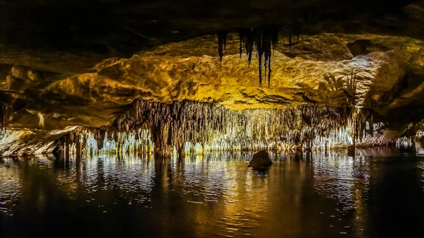 Cuevas del Drach of Drakengrot, eiland Mallorca, Spanje — Stockfoto