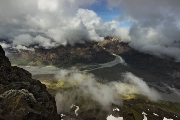 Vista Desde Cima Montaña Sobre Valle Con Nubes Sobre Parque —  Fotos de Stock