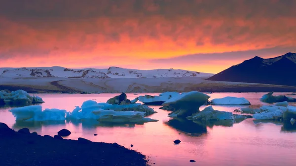 Icebergs Flotantes Laguna Glaciar Jokulsarlon Con Playa Arena Negra Primer —  Fotos de Stock