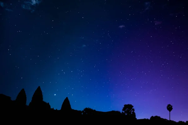 Silueta Chrámu Angkor Wat Modré Hvězdné Noci — Stock fotografie