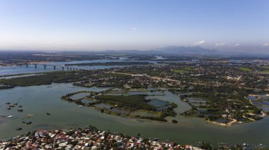 Hoi bir kırsal yardımcı nehir üst görünümünü vurdu