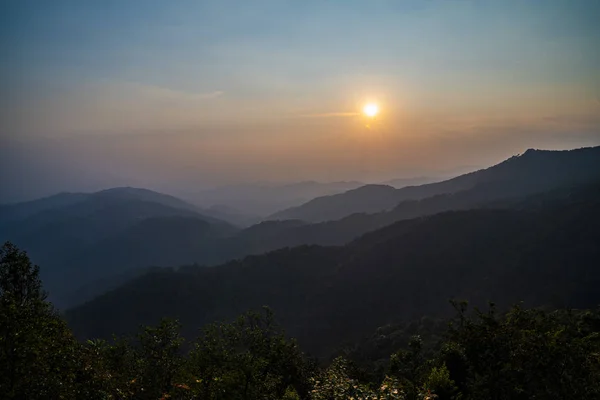 Zlatý Západ Slunce Horách Výhled Krajinu — Stock fotografie