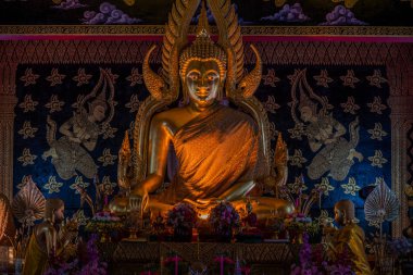 Chiang Mai Tayland Budist tapınağında Altın Buda heykeli, Tayland