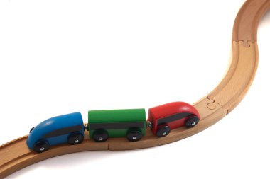 Oyuncak tren tahtadan yapılmış. Seçici odak trende. Arka plan. Kopya alanı