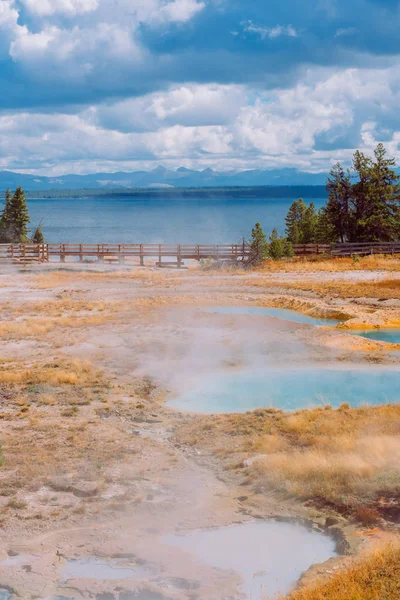 Västra tummen Geyser — Stockfoto