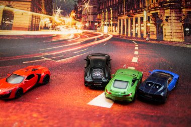 Renkli Oyuncak Yarışı Simüle Sahnesi