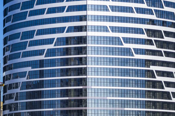 Naprzeciwko Budynku Elewacji Wentylowanych Kolorowe Fasady Aluminium Nowoczesnych Fasad Wieżowców — Zdjęcie stockowe