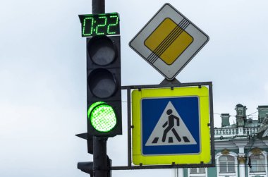 Trafik ışık, yeşil ışık. Sokak kapısı izin verilir