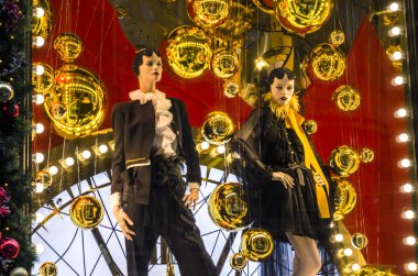 Moda butiğinin Noel Şovu. Şehir butiği Ldt. - Rusya. Aziz Petersburg. 7 Ocak 2018