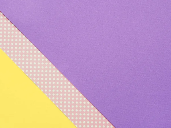 抽象几何背景的粉红色波尔卡圆点黄色和紫色水彩纸 — 图库照片