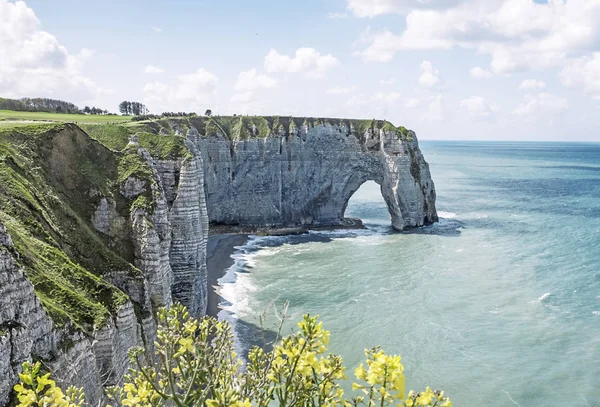 Normandie, Fransa'da Etretat yakınlarındaki sahil şeridi