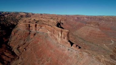 Sıcak renkli kırmızı kayalar renk Utah tanrılarla Vadisi doldurun