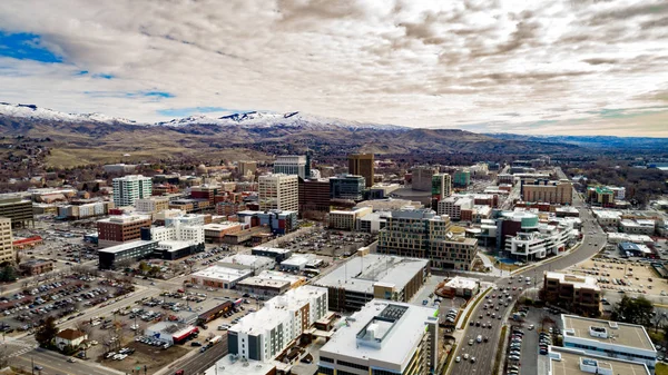 Skyline de la pequeña ciudad de Boise Idaho visto desde arriba ingenio —  Fotos de Stock