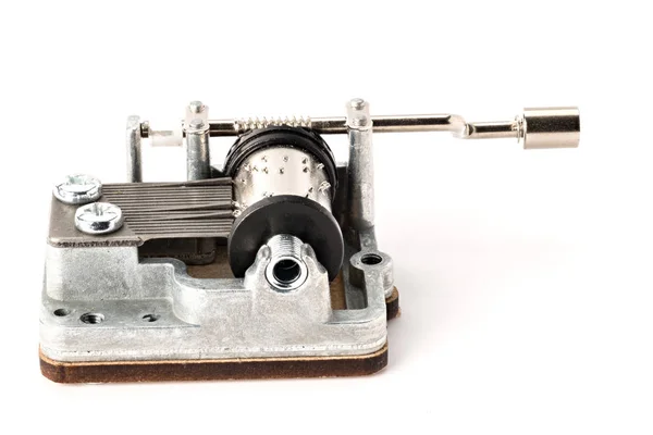 Κλείσιμο του εσωτερικού μηχανισμού ένα μουσικό κουτί κατασκευασμένο από μέταλλο — Φωτογραφία Αρχείου