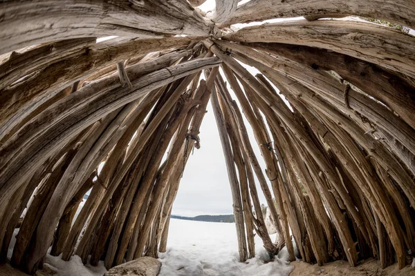 冬の湖にあるテント内魚眼レンズ ビュー — ストック写真
