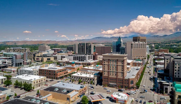 Luftaufnahme der kleinen Stadt Boise Idaho mit Hauptstadt und Skyli — Stockfoto
