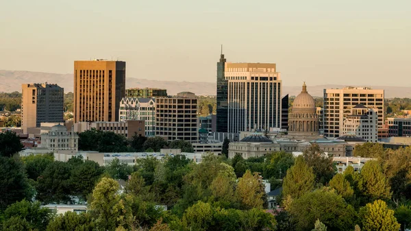 Skyline of Boise sabah erken ışık buildin boyama